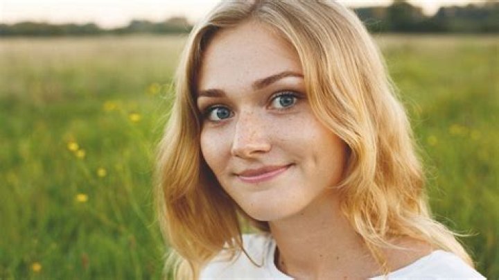 Are dimples attractive?
