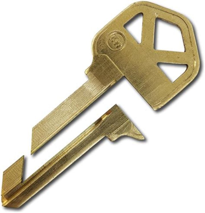 Can 2 different keys open the same lock?
