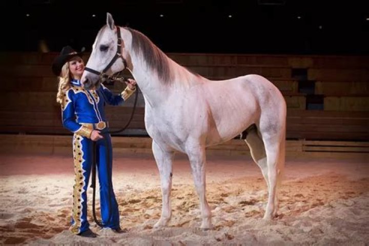 Can Dolly Parton ride horse?