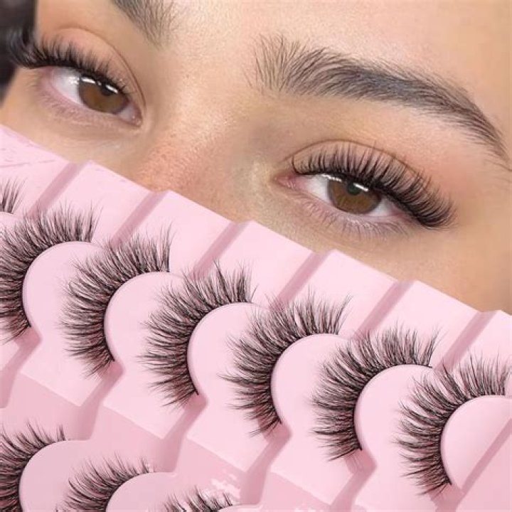 Can eyelashes be dyed?