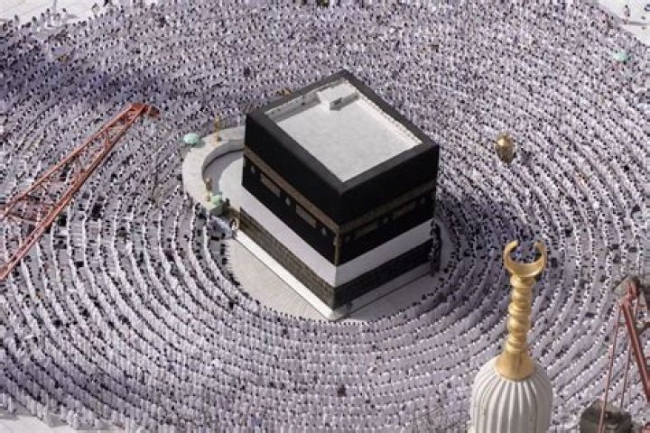 Can you worship in Saudi Arabia?