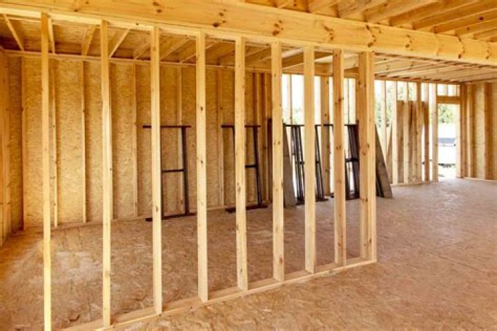 Does a 10 foot wall need blocking?
