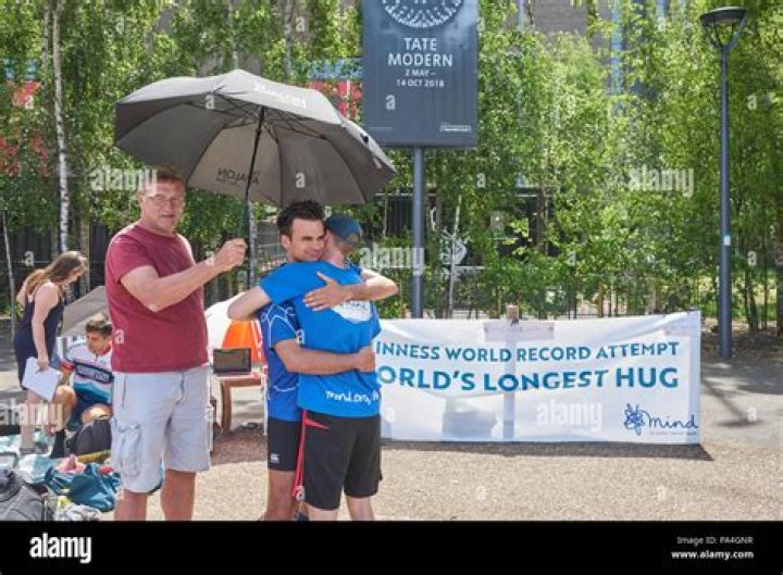 How long is the longest hug in the world?