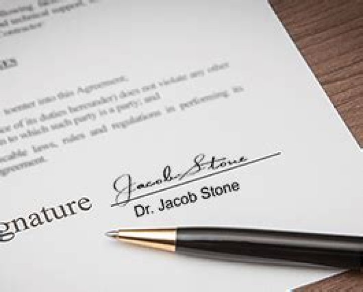 Is a printed name a legal signature?