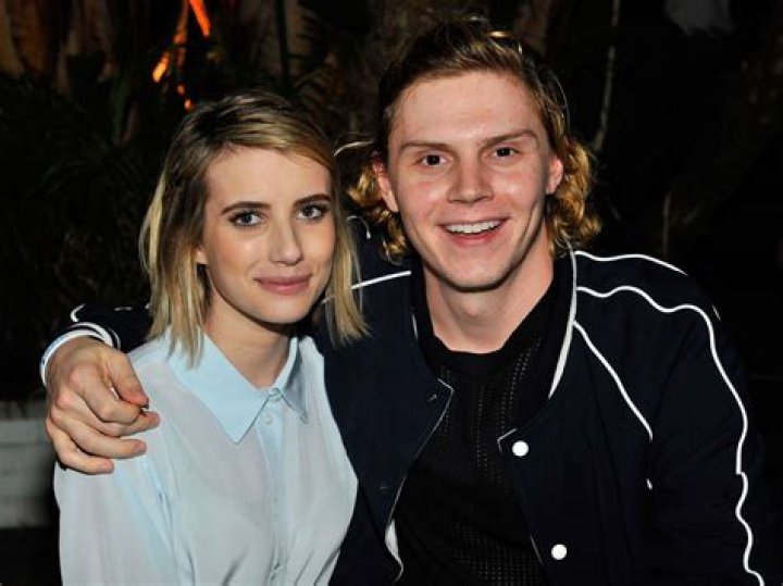 Were Emma Roberts and Evan Peters together during AHS?