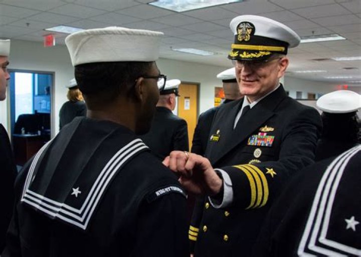 What do Navy Divers get paid?
