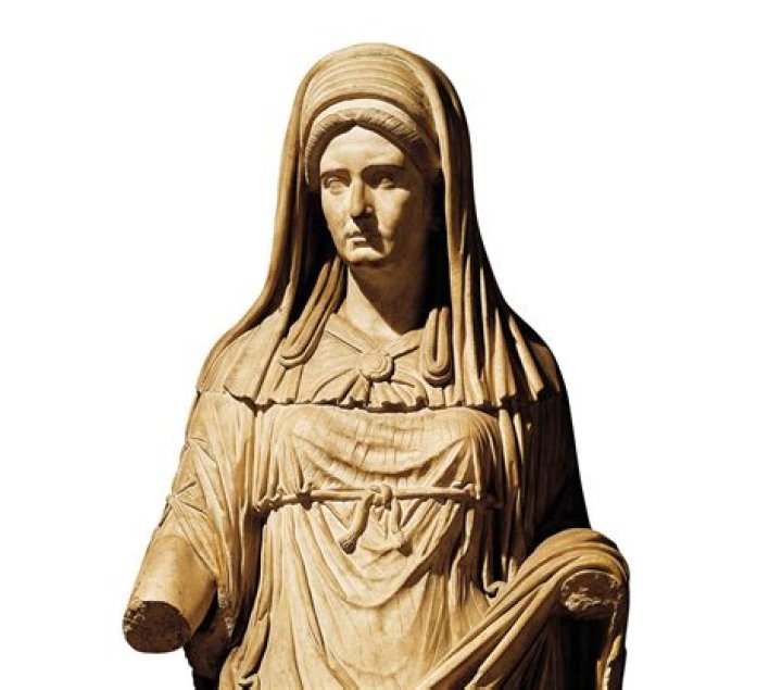 What is an Orisha priestess?