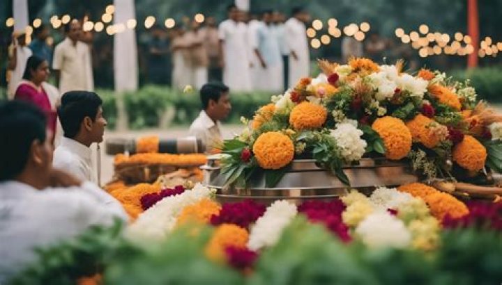Why do Hindus bathe after a funeral?