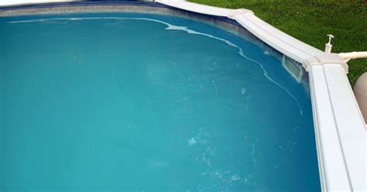 Will Shocking a pool clear cloudy water?
